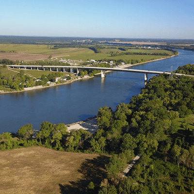 Hardin county bridge overview across the river