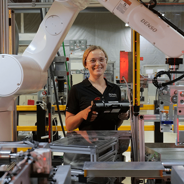 Student learning to work with Mechanics